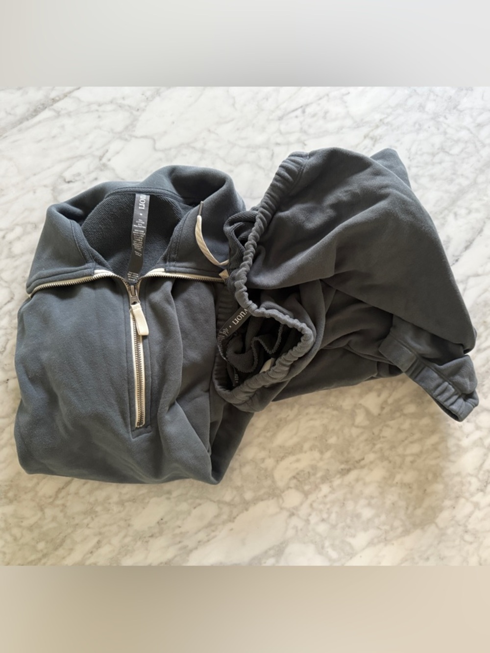 Vuori Sedona 2-Piece Set: Zip Up Pullover and Matching Jogger Sweatpants, Medium - Picture 9 of 9